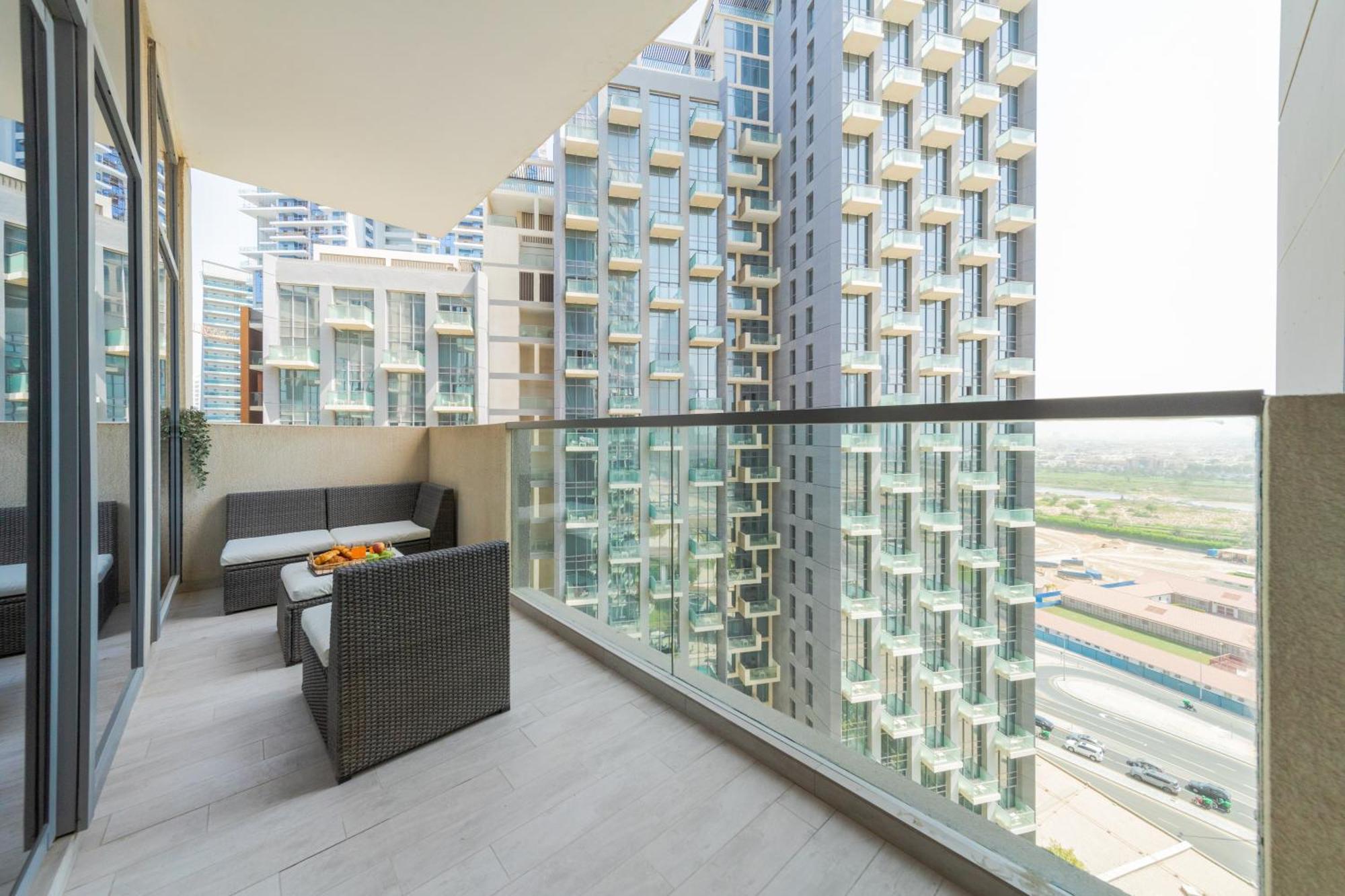 Eden'S Homes & Villas - Millennium Atria Residences Дубай Екстер'єр фото